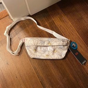Super cute Levi’s Fanny pack brand new!